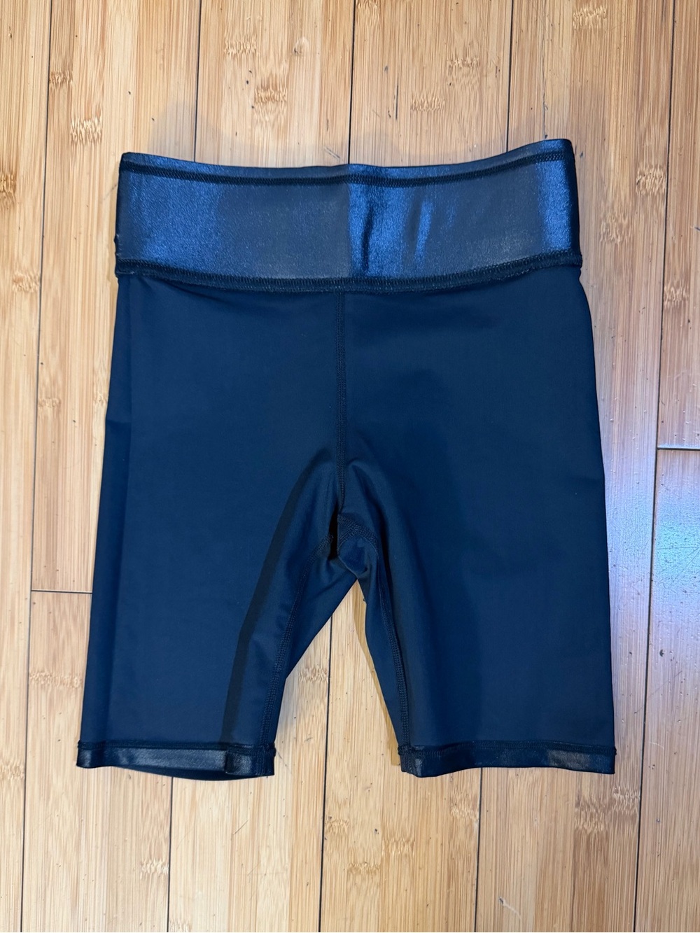 Carbon38 High Rise Biker Short In Takara Shine Black Size XXS - Picture 8 of 14
